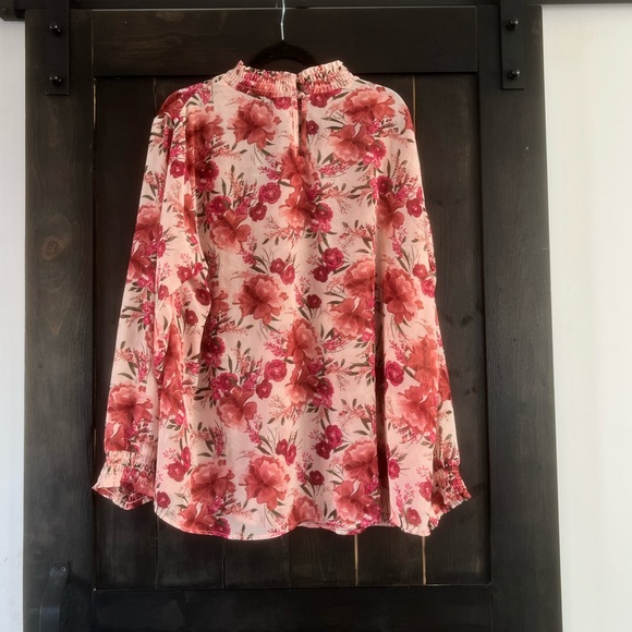 Torrid NWT chiffon smocked mock neck floral long sleeved blouse - Picture 4 of 9